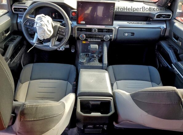 3TYLB5JN2RT009473 2024 TOYOTA LE Orange Vista del salpicadero