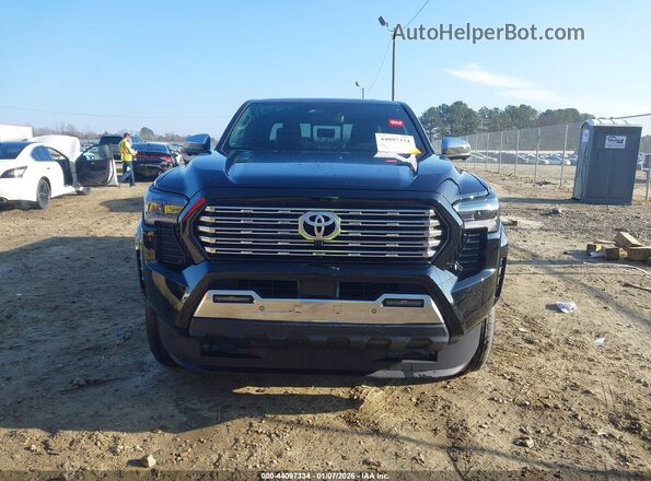 3TYLB5JN2ST063829 2025 TOYOTA LIMITED Black Rear interior view