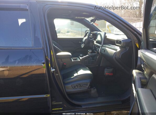 3TYLB5JN2ST063829 2025 TOYOTA LIMITED Black Front interior view