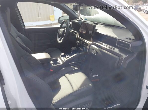 3TYLC5LN0RT007943 2024 TOYOTA TACOMA HYBRID White Սալոնի դիմացի տեսք