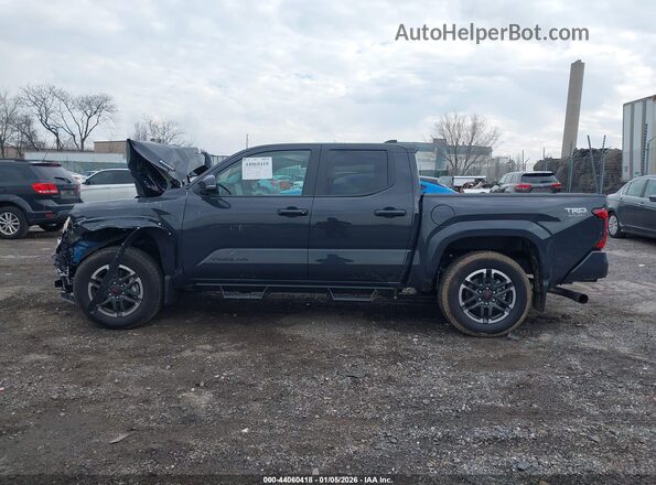 3TYLC5LN0ST025798 2025 TOYOTA TACOMA HYBRID Gray Widok wnętrza z tyłu