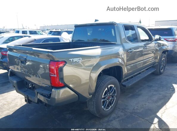 3TYLC5LN1ST018889 2025 TOYOTA TACOMA HYBRID Green Trasero derecho