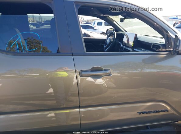 3TYLC5LN1ST018889 2025 TOYOTA TACOMA HYBRID Green Vista interior de 360 grados