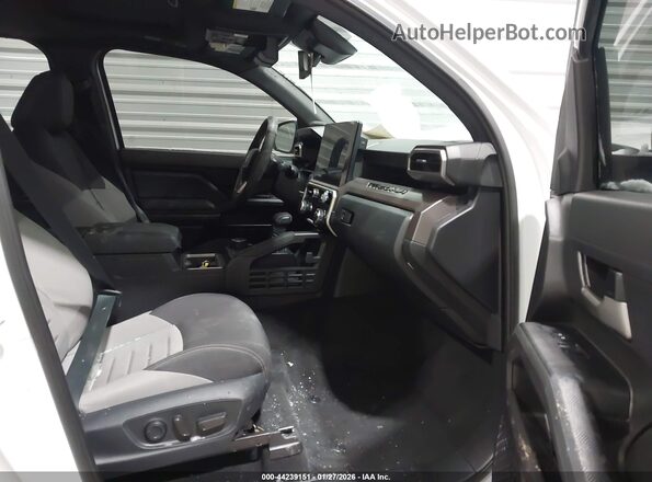 3TYLC5LN1ST028824 2025 TOYOTA TACOMA HYBRID White Vista interior delantera