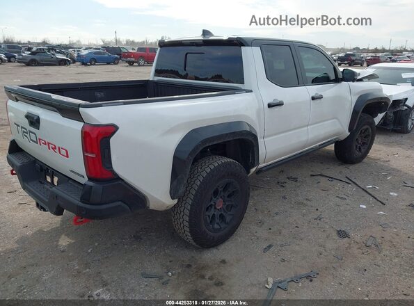 3TYLC5LN3ST044832 2025 TOYOTA TACOMA HYBRID Белый Задняя правая четверть
