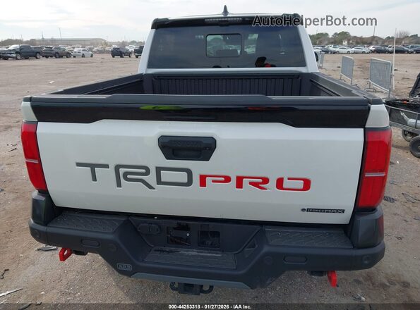 3TYLC5LN3ST044832 2025 TOYOTA TACOMA HYBRID Белый 