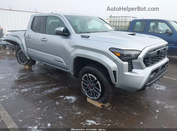 3TYLC5LN6ST025482 2025 TOYOTA TACOMA HYBRID Silver Передня права чверть