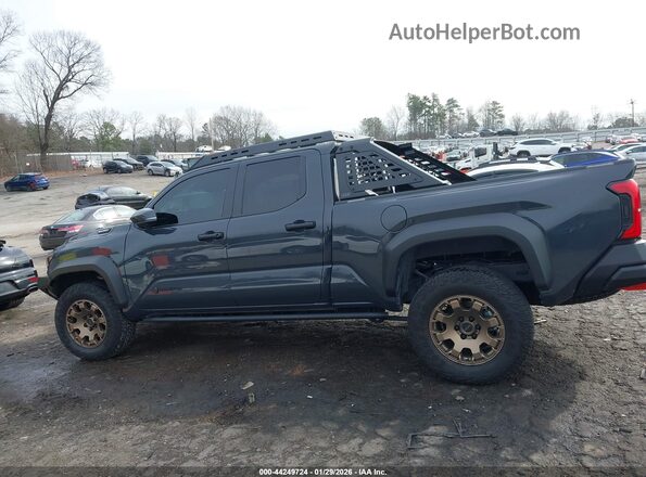 3TYLF5LN1RT003052 2024 TOYOTA TACOMA HYBRID Gray 360 interior view