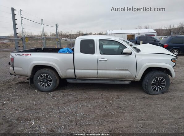 3TYSZ5AN6NT077017 2022 TOYOTA TACOMA White სალონის 360-გრადუსიანი ხედი