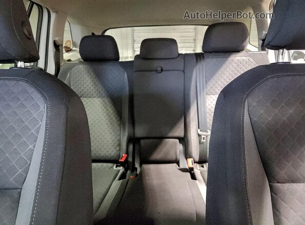 3VV1B7AX8KM087067 2019 VOLKSWAGEN TIGUAN Белый Вид задних сидений
