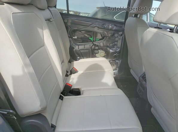 3VV2B7AX4KM143509 2019 VOLKSWAGEN TIGUAN Gray Widok wnętrza z tyłu