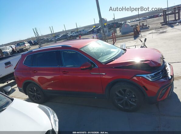 3VV3B7AX2PM121813 2023 VOLKSWAGEN TIGUAN Red Панорамний вид салону 360°