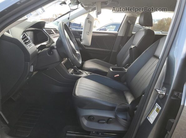 3VV3B7AX3NM081805 2022 VOLKSWAGEN TIGUAN Серый Вид салона спереди
