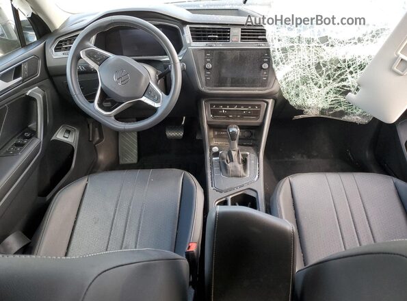 3VV3B7AX3NM081805 2022 VOLKSWAGEN TIGUAN Серый Вид панели приборов