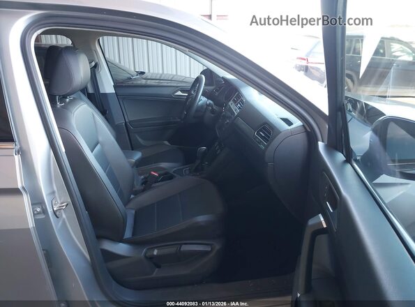 3VV3B7AX6LM102353 2020 VOLKSWAGEN TIGUAN Silver წინა სალონის ხედი