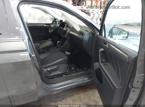 3VV3B7AX7RM047128 2024 VOLKSWAGEN TIGUAN Gray Front interior view