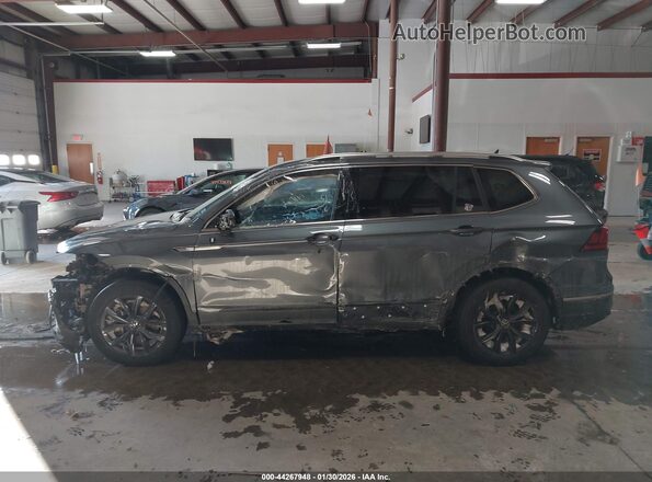 3VV3B7AX7RM047128 2024 VOLKSWAGEN TIGUAN Gray Rear interior view