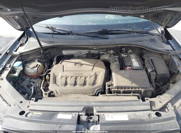 3VV3B7AX9JM065022 2018 VOLKSWAGEN TIGUAN Gray Вид ззаду