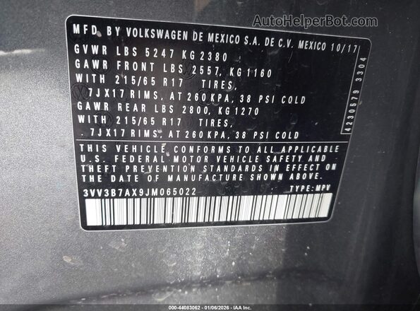 3VV3B7AX9JM065022 2018 VOLKSWAGEN TIGUAN Gray Вид підкапотного простору