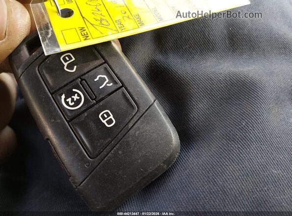 3VV4B7AX7KM060746 2019 VOLKSWAGEN TIGUAN Белый Вид панели приборов