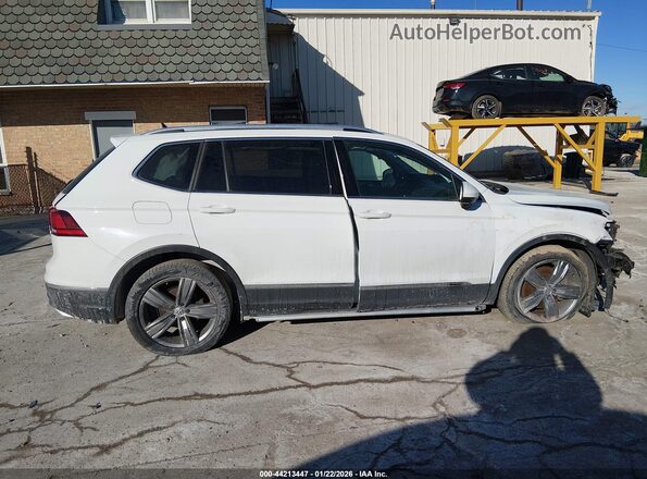 3VV4B7AX7KM060746 2019 VOLKSWAGEN TIGUAN Белый Вид задней части салона