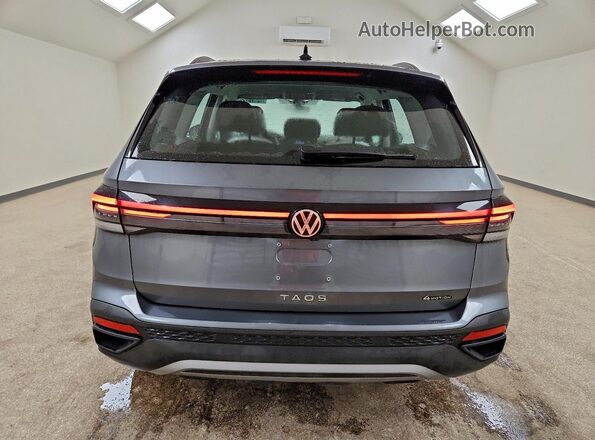 3VV8C7B22SM047338 2025 VOLKSWAGEN TAOS Gray Вид ззаду