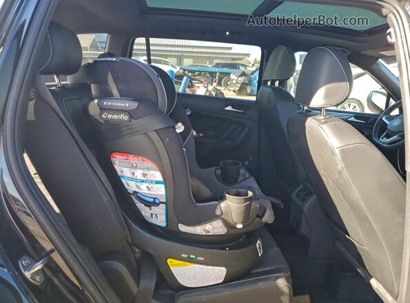 3VVCB7AX3PM070225 2023 VOLKSWAGEN TIGUAN Black Вид задньої частини салону