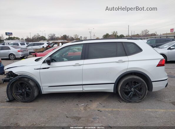 3VVCB7AX7PM072916 2023 VOLKSWAGEN TIGUAN White Սալոնի 360 աստիճան տեսք