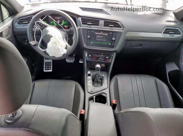 3VVCB7AX9NM059968 2022 VOLKSWAGEN TIGUAN Silver Dashboard view