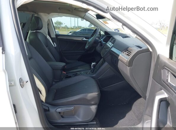 3VVNB7AX4PM075166 2023 VOLKSWAGEN TIGUAN White Вид салону спереду