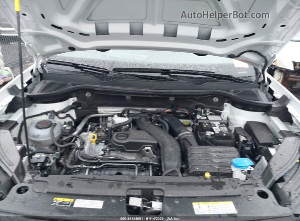 3VVVC7B23SM033497 2025 VOLKSWAGEN TAOS White Вид ззаду
