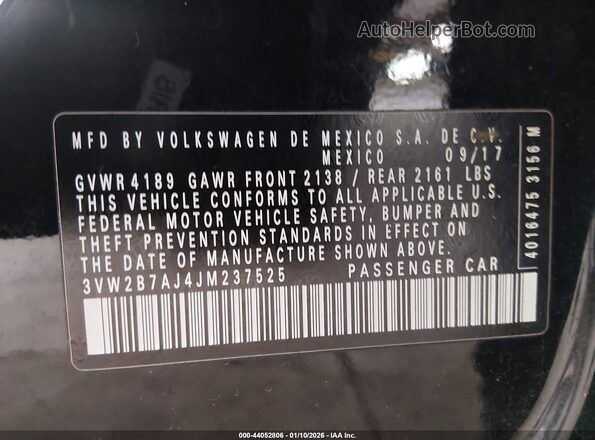 3VW2B7AJ4JM237525 2018 VOLKSWAGEN JETTA Черный Вид подкапотного пространства