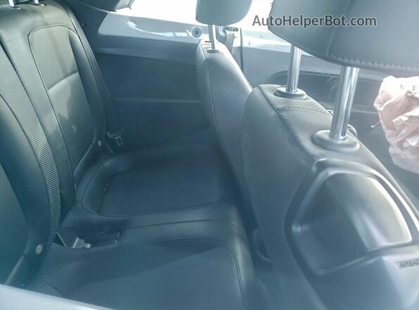 3VW517ATXHM810875 2017 VOLKSWAGEN BEETLE Синий Вид задних сидений
