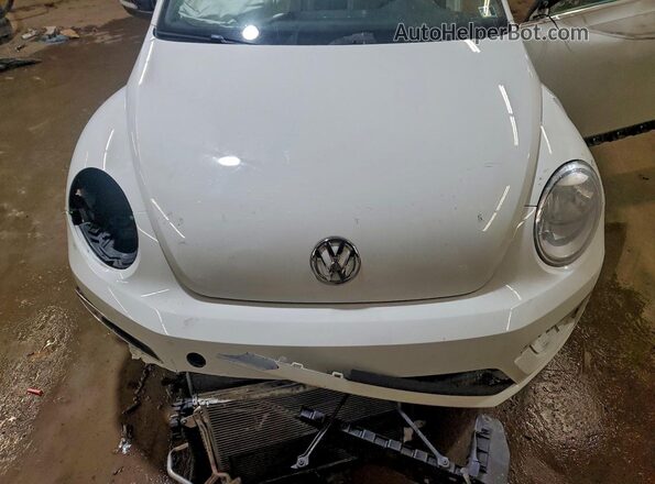 3VW5DAAT8JM516577 2018 VOLKSWAGEN BEETLE White Вид задньої частини салону