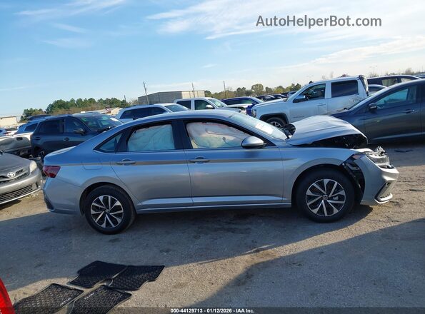 3VW5W7BU7TM001691 2026 VOLKSWAGEN JETTA Серебряный Вид задней части салона