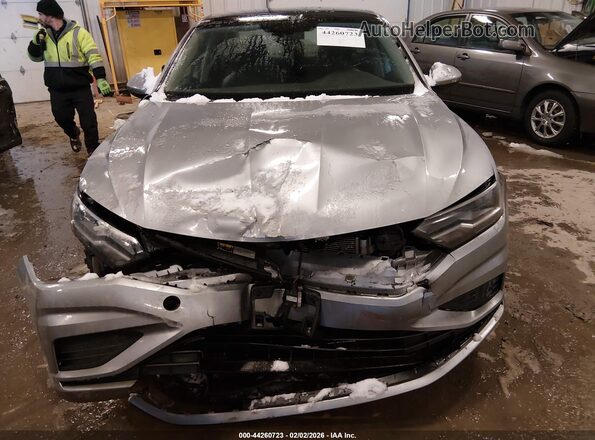 3VWC57BU2MM033427 2021 VOLKSWAGEN JETTA Silver Widok z przodu