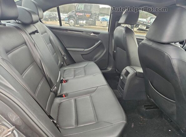 3VWD17AJ2JM229743 2018 VOLKSWAGEN JETTA Серый Вид задних сидений