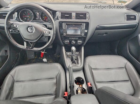 3VWD17AJ2JM229743 2018 VOLKSWAGEN JETTA Серый Вид панели приборов