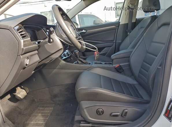 3VWE57BU7MM082387 2021 VOLKSWAGEN JETTA Белый Вид салона спереди