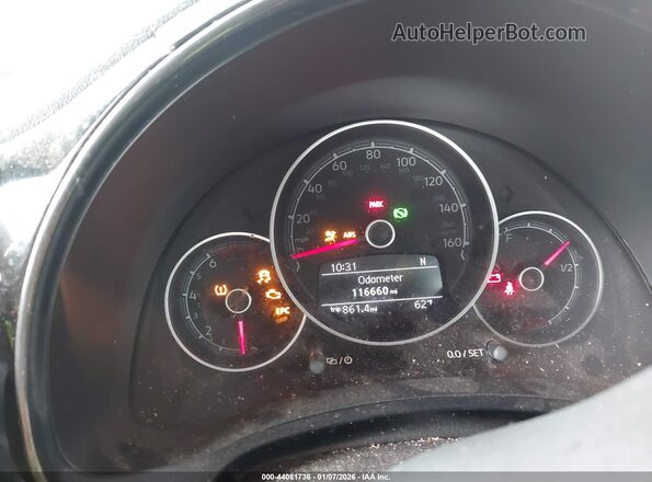3VWFD7AT8JM721520 2018 VOLKSWAGEN BEETLE Red უკანა სავარძლების ხედი