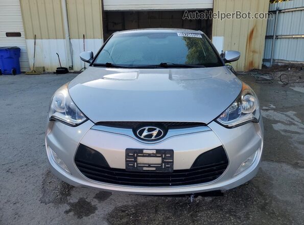KMHTC6AD6HU315619 2017 HYUNDAI VELOSTER Серебряный Вид сзади
