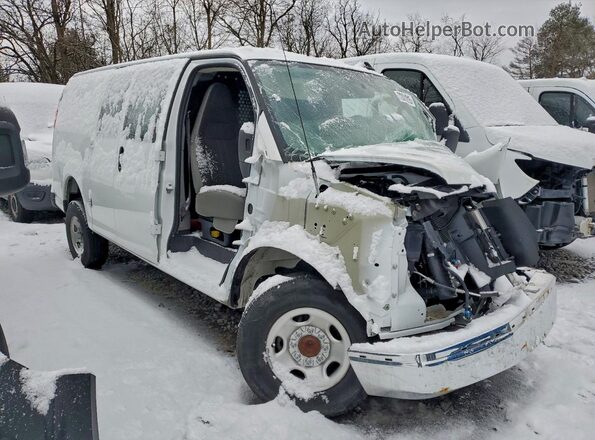 1GCWGAFP6R1138987 2024 CHEVROLET EXPRESS Белый Вид спереди
