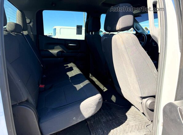 1GCPWBEH8MZ151578 2021 CHEVROLET ALL MODELS Белый Вид салона спереди