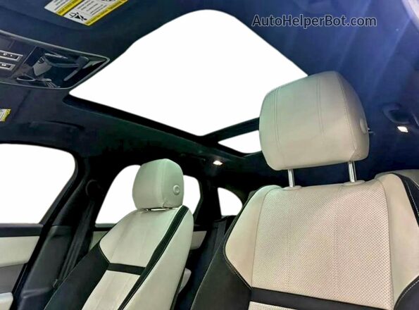 SALYL2RX3JA706700 2018 LAND ROVER RANGE Белый Вид панели приборов