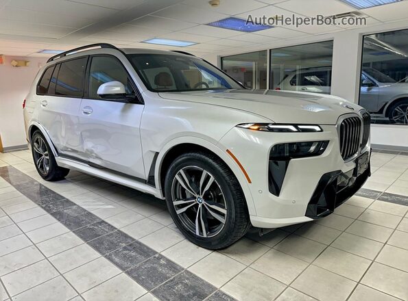 5UX23EM02T9158734 2026 BMW X7 Белый Задняя левая четверть