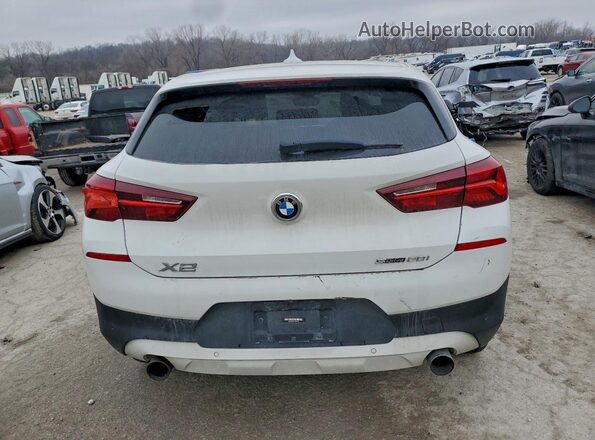 WBXYH9C07N5U29256 2022 BMW X2 White Widok wnętrza z przodu