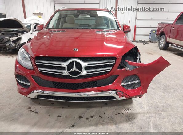 4JGDA5HB7JB155275 2018 MERCEDES-BENZ GLE 350 Красный Вид задней части салона