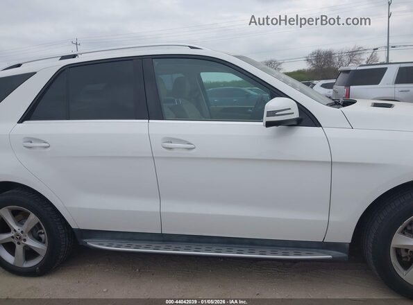 4JGDA5JB8HA921895 2017 MERCEDES-BENZ GLE 350 White Вид задньої частини салону