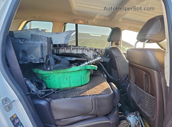 4JGDF6EE2HA778163 2017 MERCEDES-BENZ GLS White Widok wnętrza z tyłu