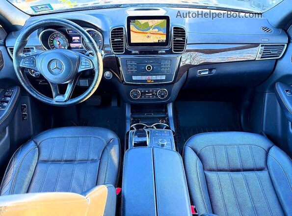 4JGDF6EE3JB038671 2018 MERCEDES-BENZ GLS Black Widok tylnych siedzeń